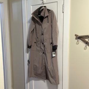 Gallery New York NWT Tan Raincoat Medium